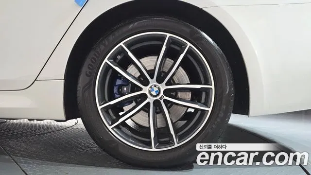 BMW 5 Series G30 — Фото автомобиля 5