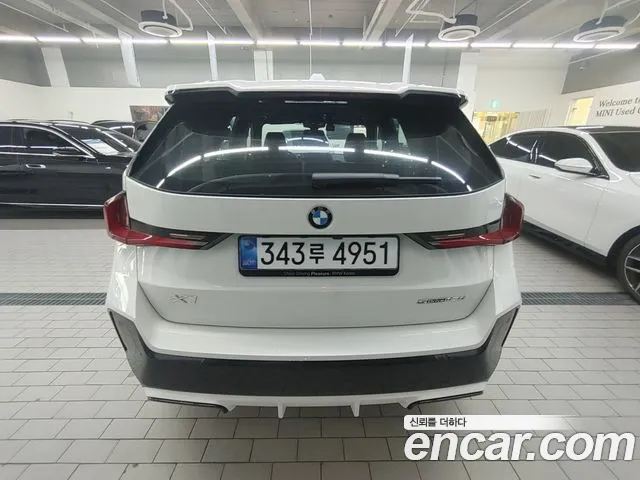 BMW X1 U11 — Фото автомобиля 3