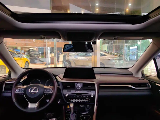 Lexus RX — Фото автомобиля 3