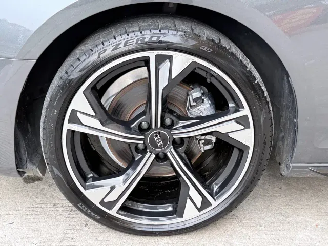 Audi A4L — Фото автомобиля 12
