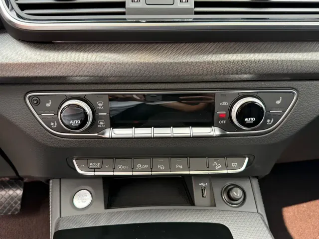 Audi Q5L — Фото автомобиля 10