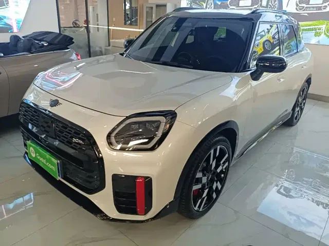 Фотография автомобиля — MINI JCW COUNTRYMAN