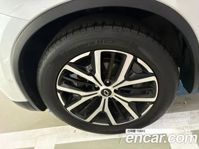 Renault-KoreaSamsung QM6 Новый QM6 2.0 LPe RE Signature 2WD — Фото автомобиля 5