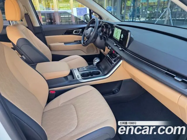Kia Carnival Generation 4 — Фото автомобиля 16