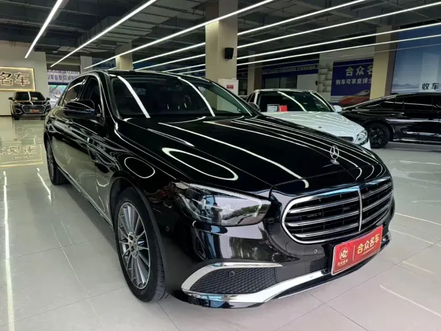 Mercedes-Benz E-Class — Фото автомобиля 3