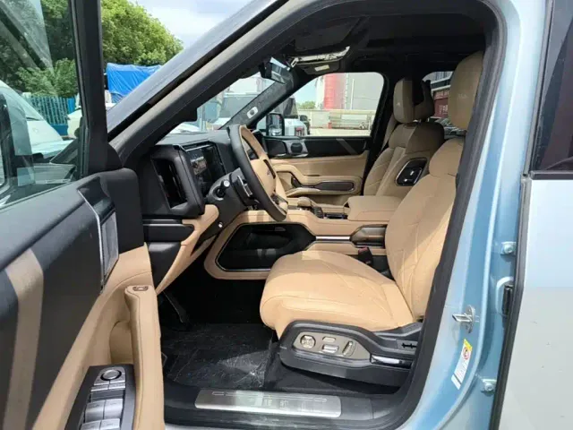 BYD FangChengBao Leopard 8 — Фото автомобиля 14