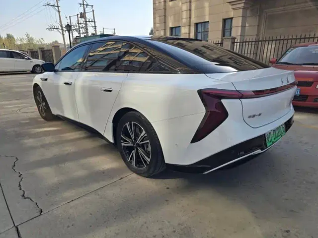 Hongqi EH7 — Фото автомобиля 6