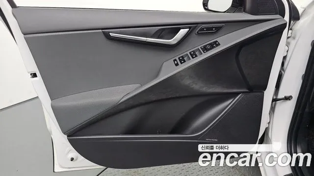 Kia Niro The All New Niro Signature — Фото автомобиля 24