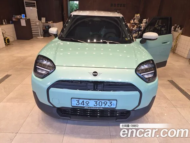 Фотография автомобиля — MINI Aceman Generation 1