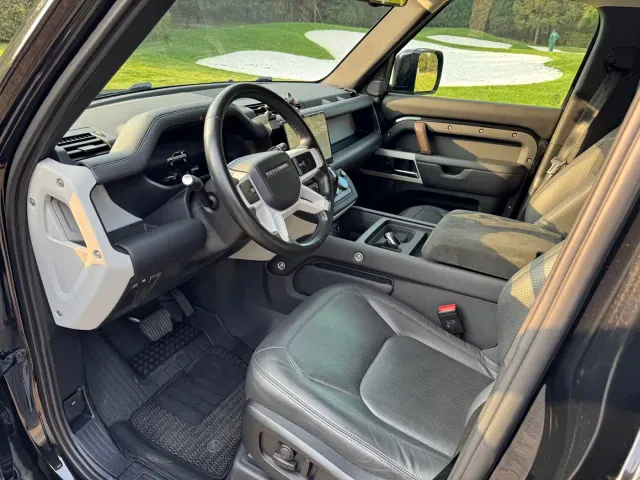 Land Rover Defender — Фото автомобиля 10