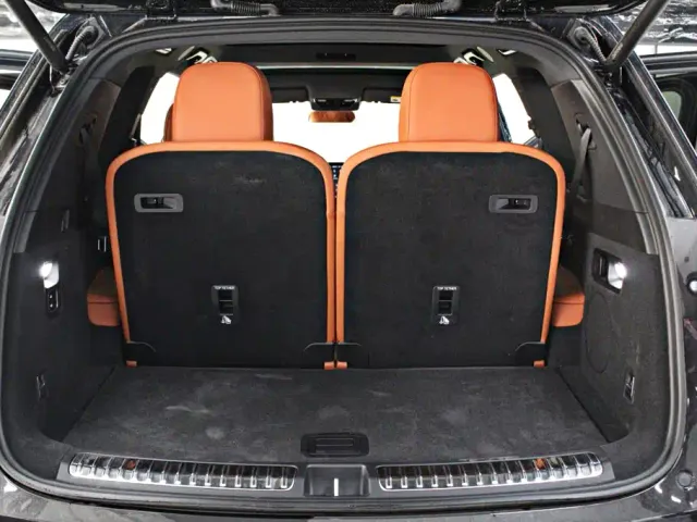 Li Auto L8 — Фото автомобиля 13