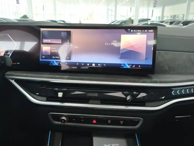BMW X5 — Фото автомобиля 11