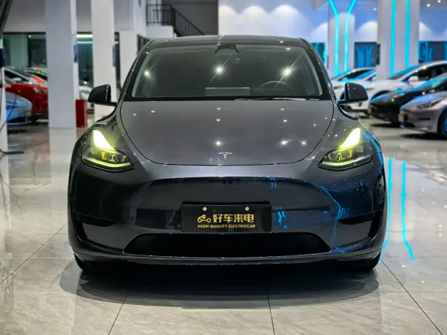 Tesla Model Y — Фото автомобиля 2
