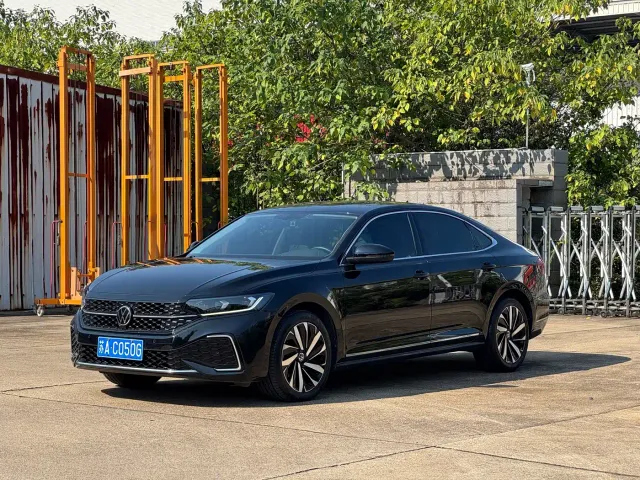 Фотография автомобиля — Volkswagen Passat