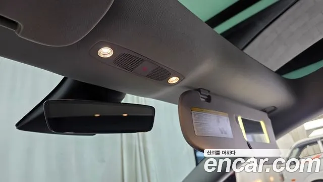 Tesla Model 3 — Фото автомобиля 15