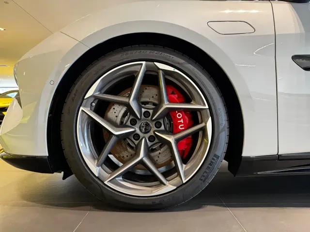 Lotus Emeya — Фото автомобиля 15