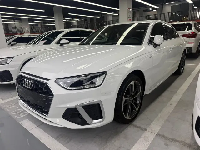 Фотография автомобиля — Audi A4L
