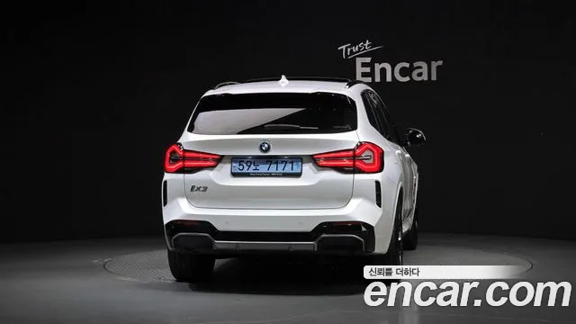 BMW iX3 G08 (2020–2024) — Фото автомобиля 4