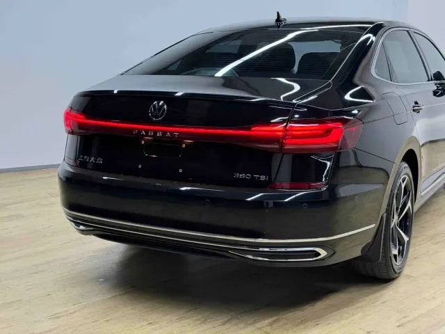 Volkswagen Passat — Фото автомобиля 30