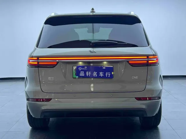 Li Auto ONE — Фото автомобиля 5