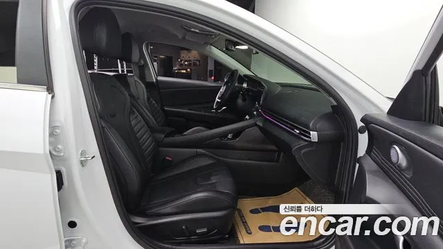 Hyundai AVANTE Avante (CN7) — Фото автомобиля 12