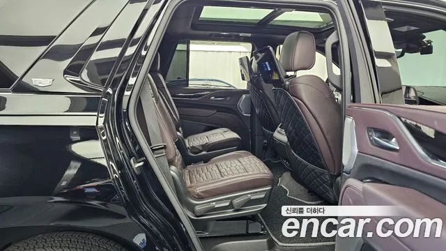 Cadillac Escalade 5th Gen — Фото автомобиля 17