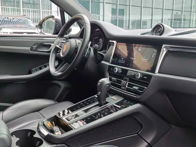 Porsche Macan — Фото автомобиля 21