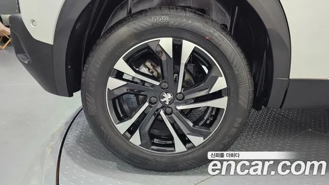 Peugeot 2008 — Фото автомобиля 5