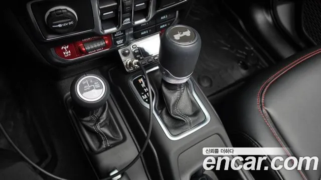 Jeep Wrangler — Фото автомобиля 9