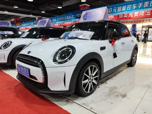 Фотография автомобиля — MINI Hatch