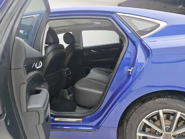 Geely Borui — Фото автомобиля 11