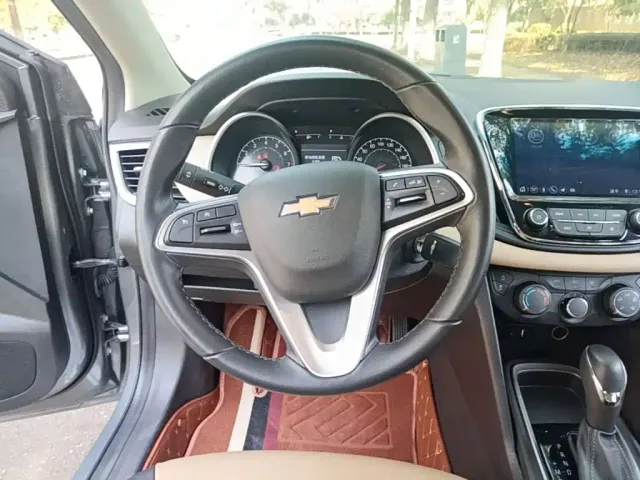 Chevrolet Monza — Фото автомобиля 10