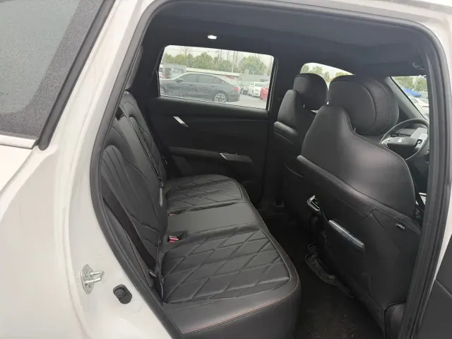 Changan CS75 Plus — Фото автомобиля 11