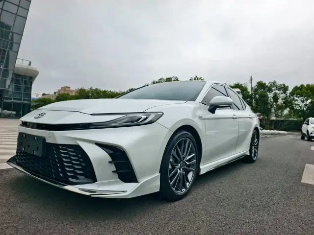 Фотография автомобиля — Toyota Camry