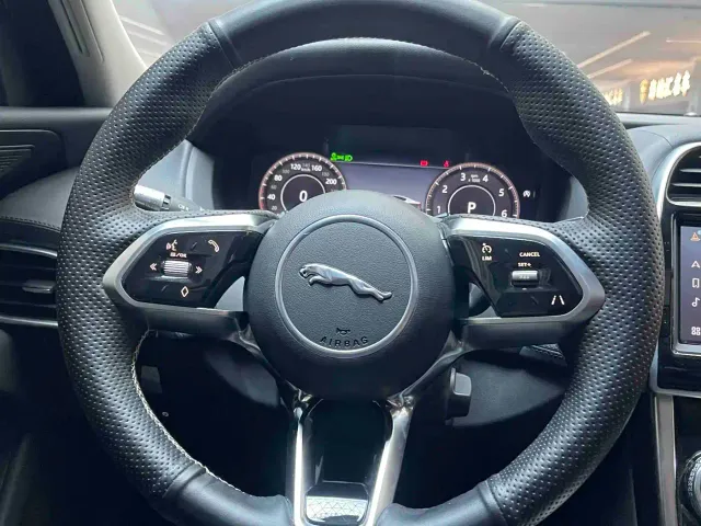 Jaguar XEL — Фото автомобиля 13