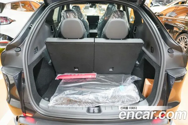 Tesla Model Y — Фото автомобиля 19