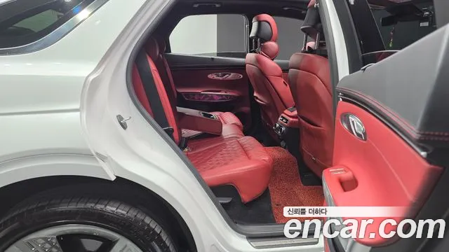 Genesis GV70 — Фото автомобиля 17