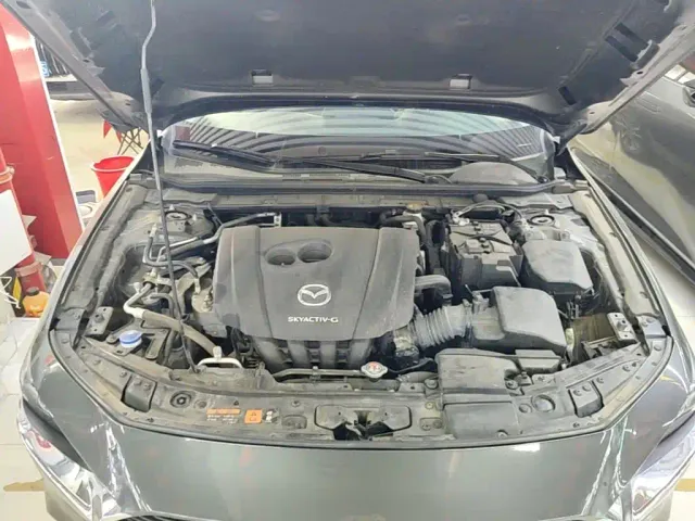 Mazda Axela — Фото автомобиля 19