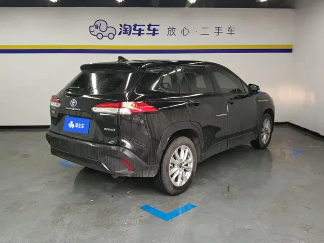 Toyota Corolla Cross — Фото автомобиля 3