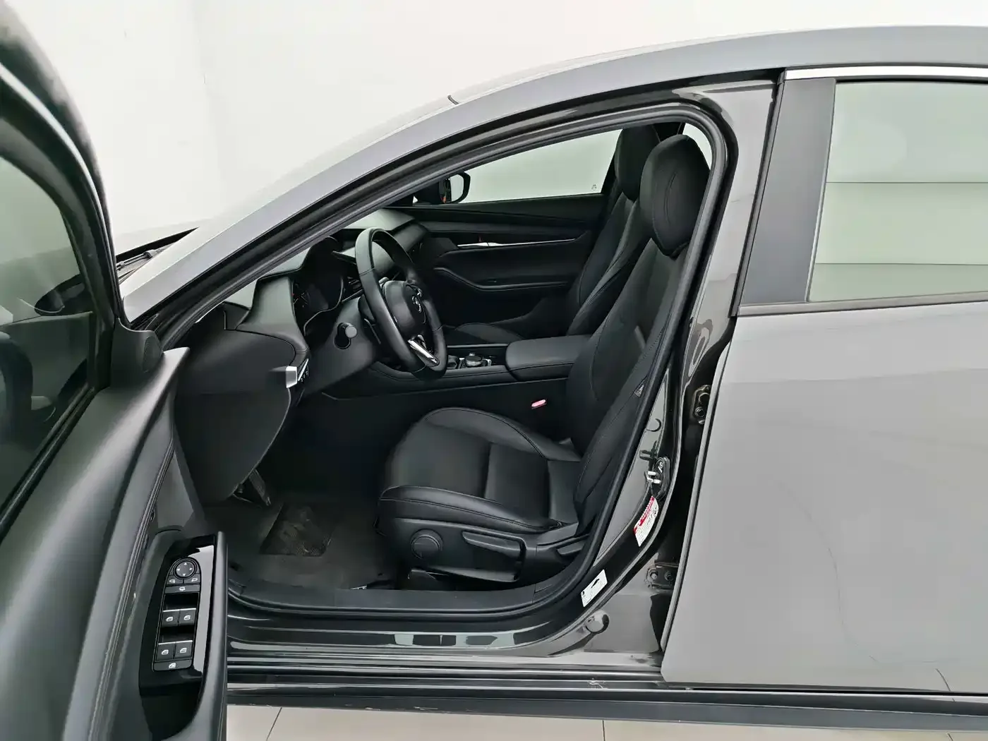Mazda Mazda3 Axela 2021 2.0L Automatic Quality Elegance — Фото автомобиля 10