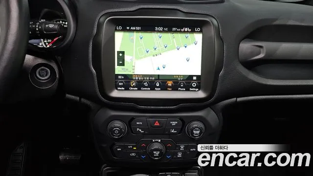 Jeep Renegade — Фото автомобиля 20