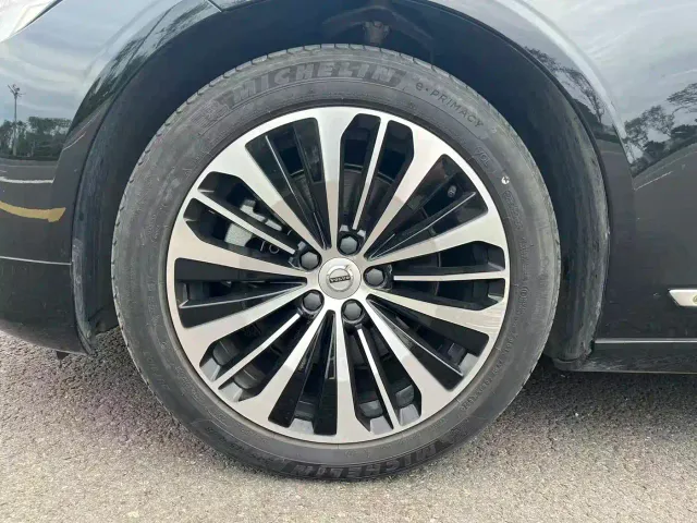Volvo S90 — Фото автомобиля 8