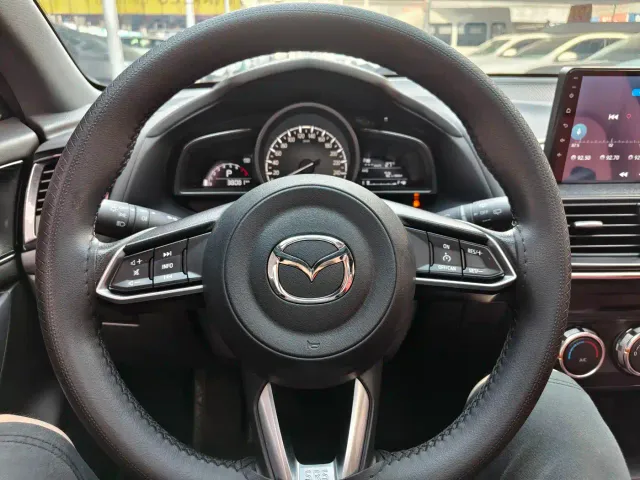 Mazda CX-4 — Фото автомобиля 10