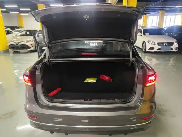 Geely Emgrand — Фото автомобиля 18