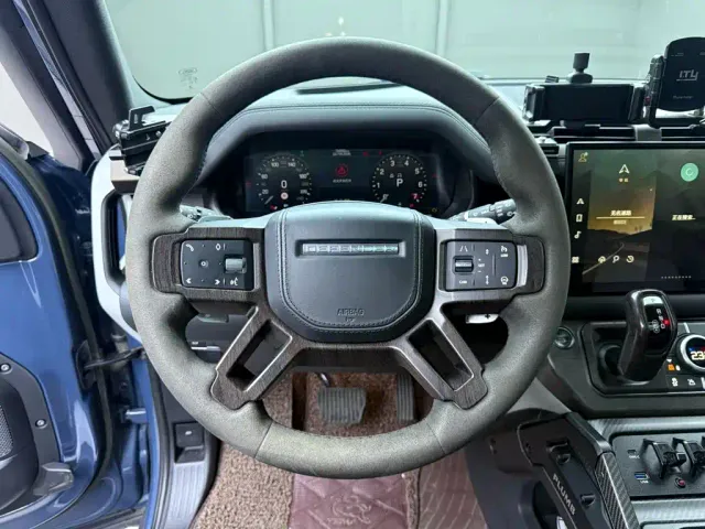 Land Rover Defender — Фото автомобиля 19