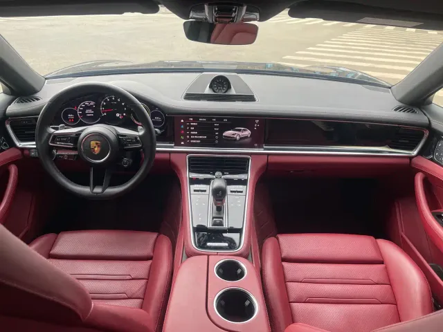 Porsche Panamera — Фото автомобиля 16