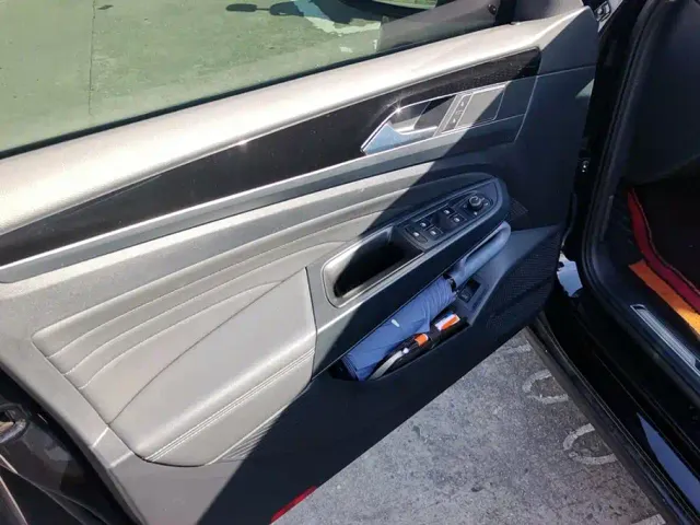 Volkswagen Passat — Фото автомобиля 7