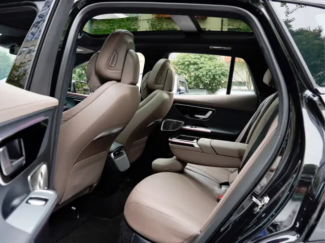 Mercedes-Benz EQE SUV — Фото автомобиля 12