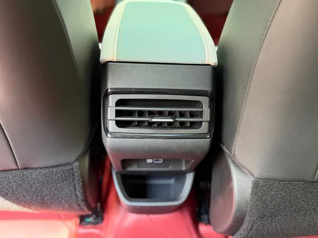 Geely Emgrand S — Фото автомобиля 10