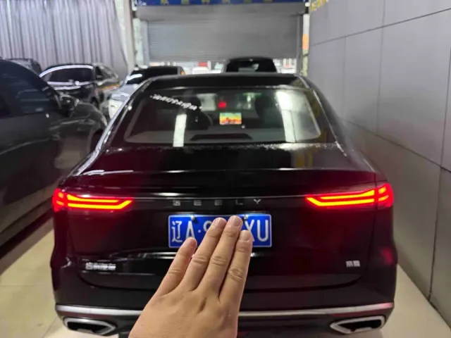 Geely Emgrand — Фото автомобиля 15